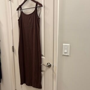 GAP Brown Maxi Dress. Size Medium. Built in bra. Adjustable Straps.